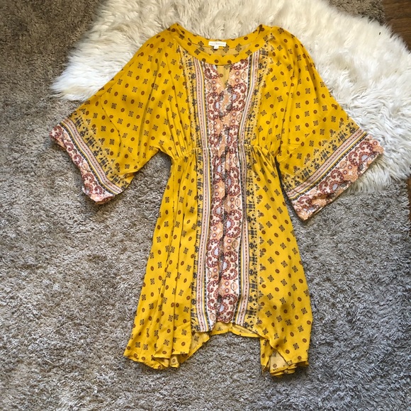 Coco + Jaimeson Yellow Paisley Print, Kimono Sleeve, Bandana Hem, Small Dress - Picture 2 of 5